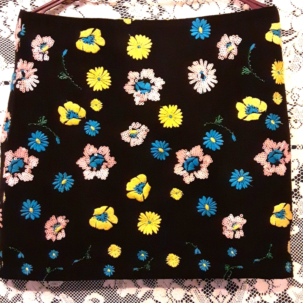 Endless Rose Mini Skirt Large Black Flowers Pastel Embroidery 60's/90's look